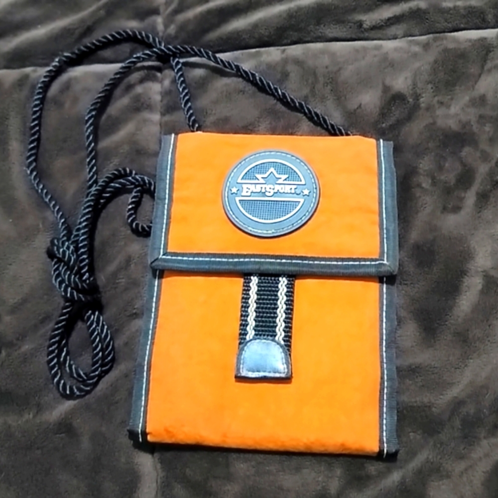 Eastsport Slim Crossbody Nylon Travel Wallet